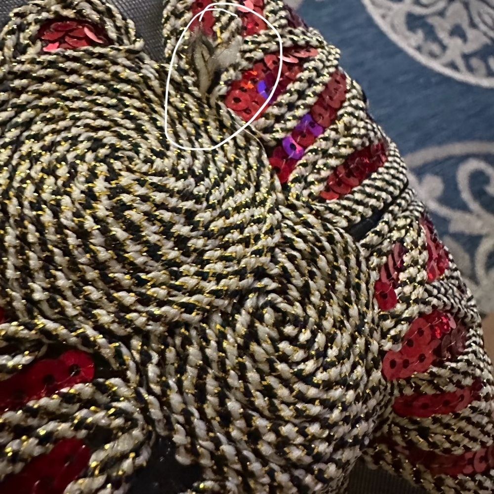 Short Sleeves Ivory S/M T Shirt With Sequins Butterfly Applique BNWT - Picture 6 of 8